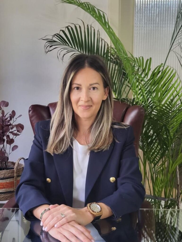 Adina Bulancea, EkoGroup și Crystal Properties: Parteneriat de Succes prin Promovare AI - Aplicația EKO