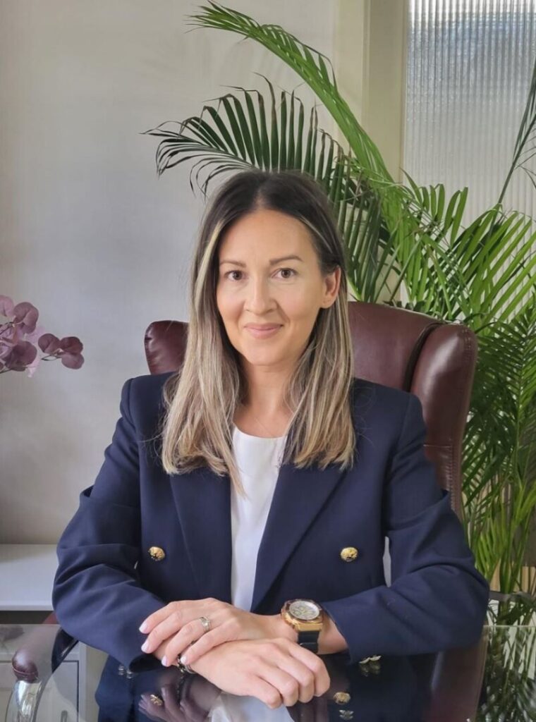 Adina Bulancea, EkoGroup și Crystal Properties: Colaborare de Succes prin Promovare Presă