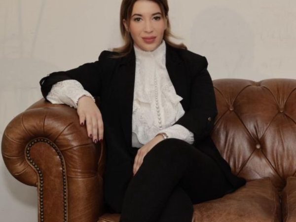 Ioana Pintea, Sales Manager EkoGroup: Prezența Salonului de Masaj Time to Relax în Piața de Publicitate din România prin Steaguri Direcționale